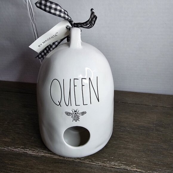 NWT Rae Dunn Artisan Queen Bee Birdhouse Bee Hive Farmhouse Magenta Summer - Picture 1 of 15